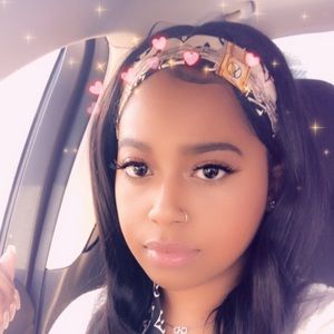 Meet your Posher, Lecia